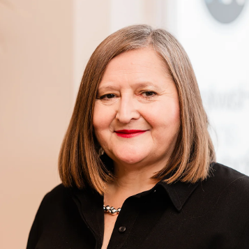 Caroline  Williams