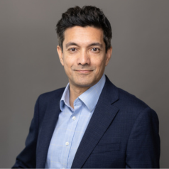 Roger           Hoque   