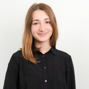 Eszter Geary