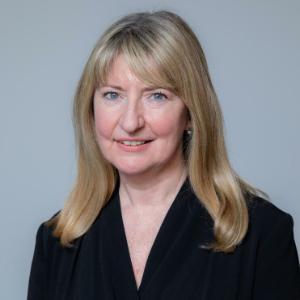 Fiona Follis
